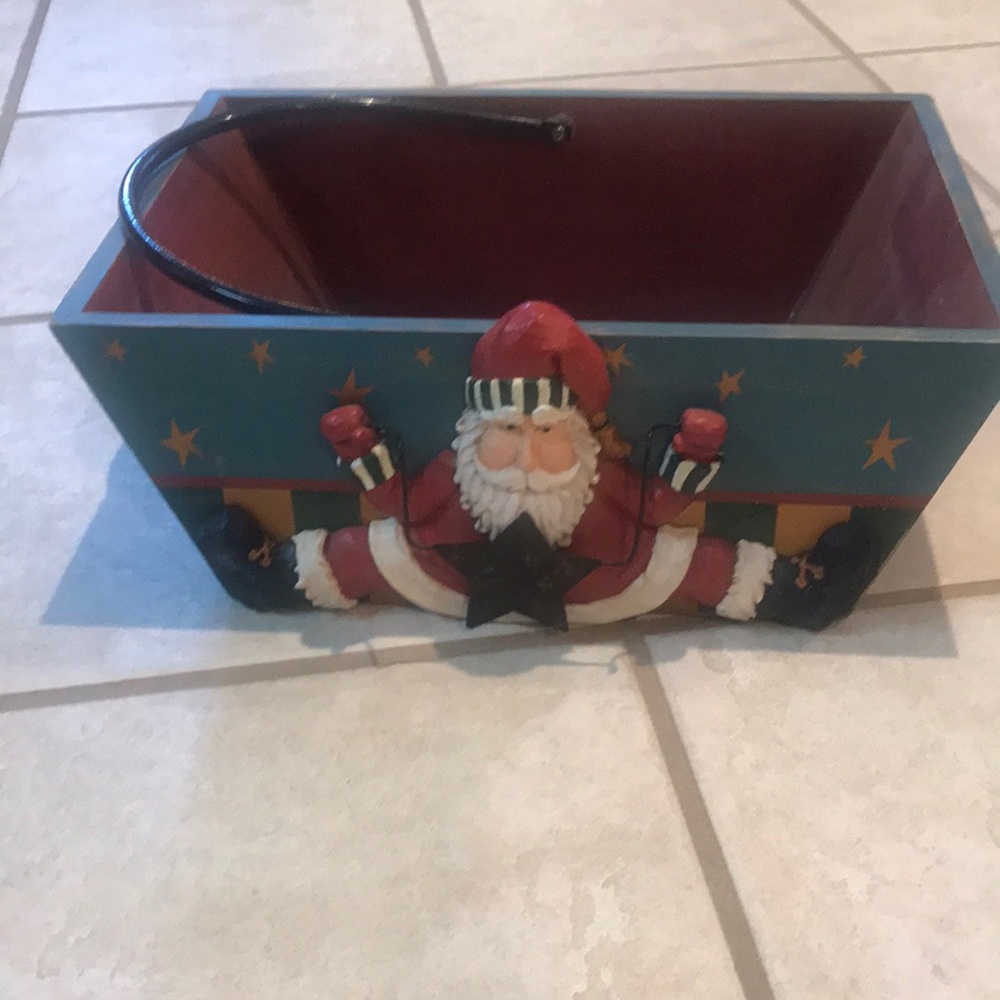 Wood BadketPrimitive Wooden Santa Basket with Stars and Metal Handle